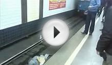 В московском метро мужчина упал на рельсы
